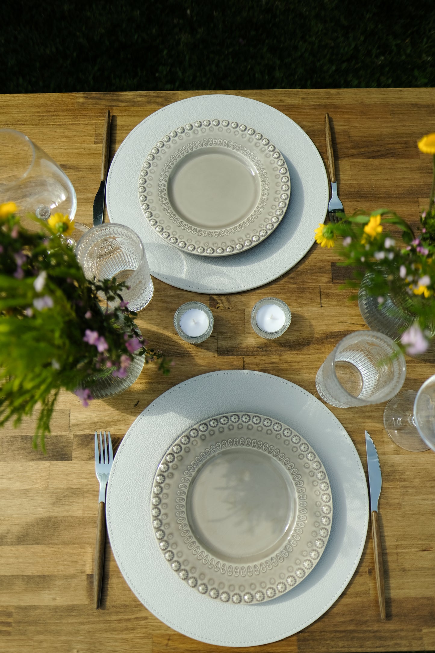 INDIVIDUAL DE MESA REDONDO EM PELE - LUNA