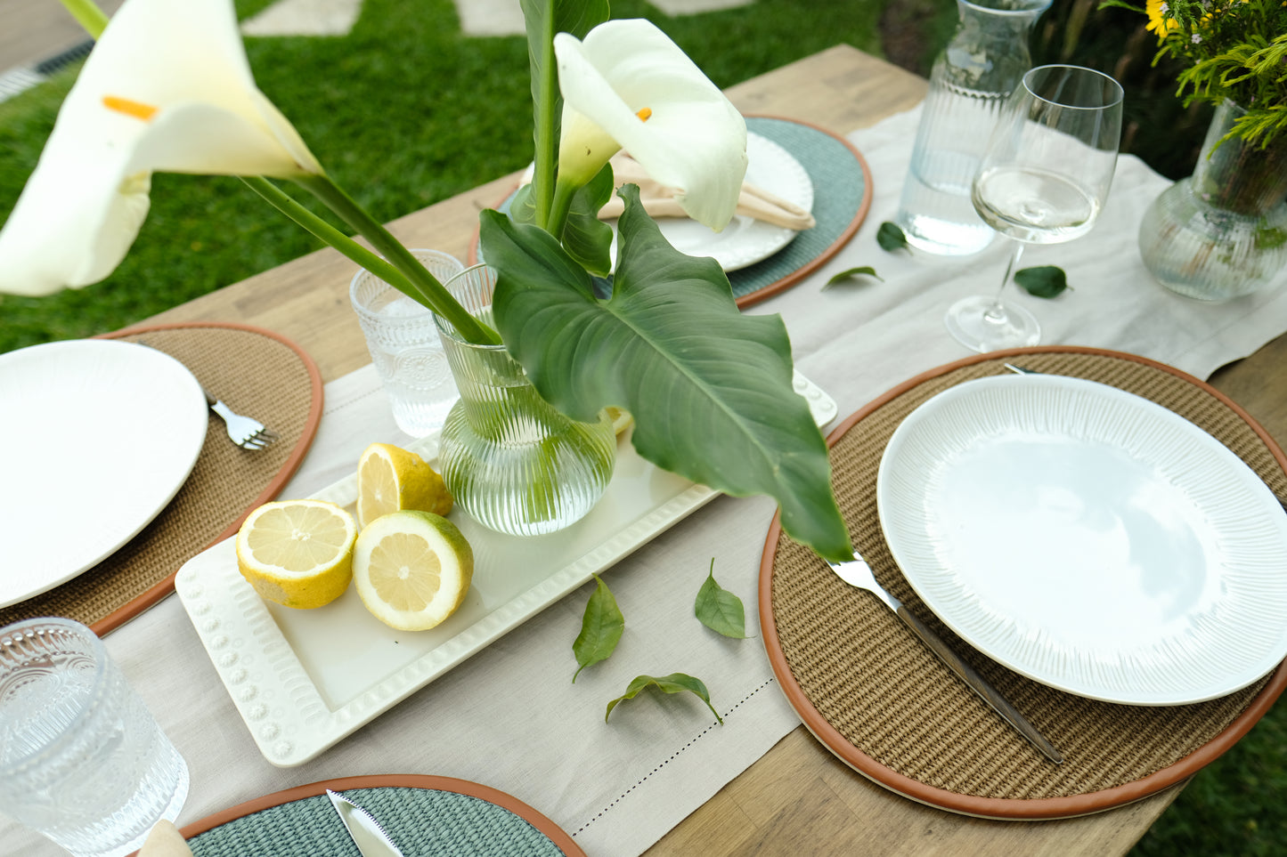 HANDWOVEN OVAL PLACEMAT IN NATURAL RAFFIA - SELENE