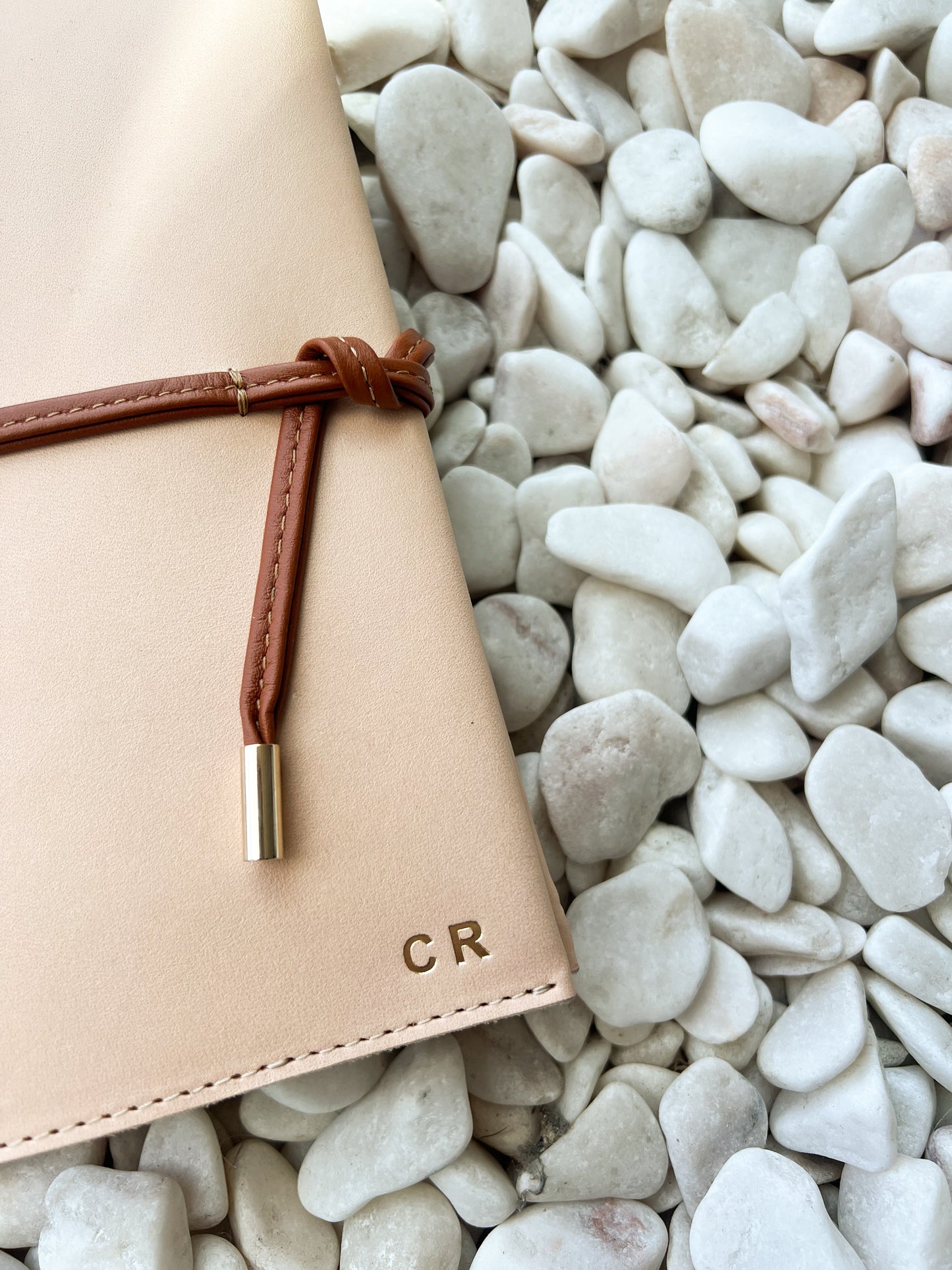 CADERNO COM CAPA EM PELE